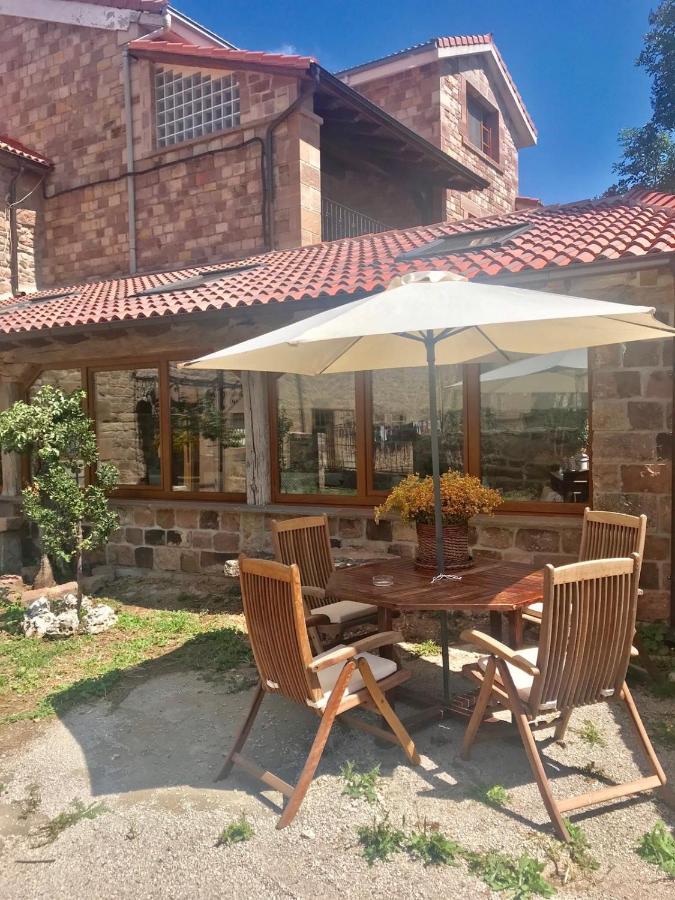 El Rincon De Golobar En Brañosera Kültér fotó