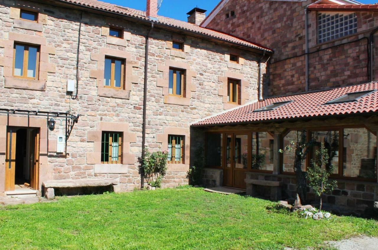 El Rincon De Golobar En Brañosera Kültér fotó